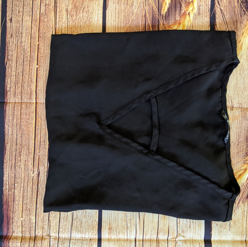 V-cut batwing sleeve top